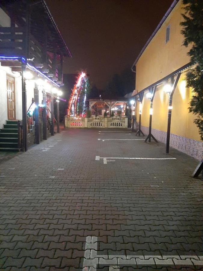 Hotel Casa Anemyra Săcele Exteriér fotografie