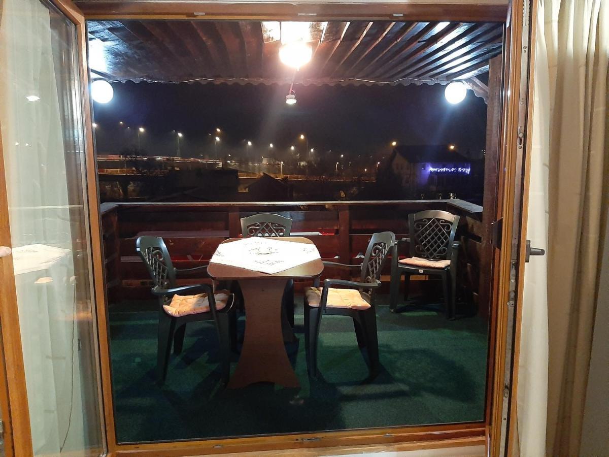 Hotel Casa Anemyra Săcele Exteriér fotografie
